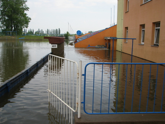 Uklízení po povodních 12