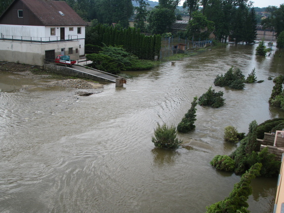 Uklízení po povodních 18