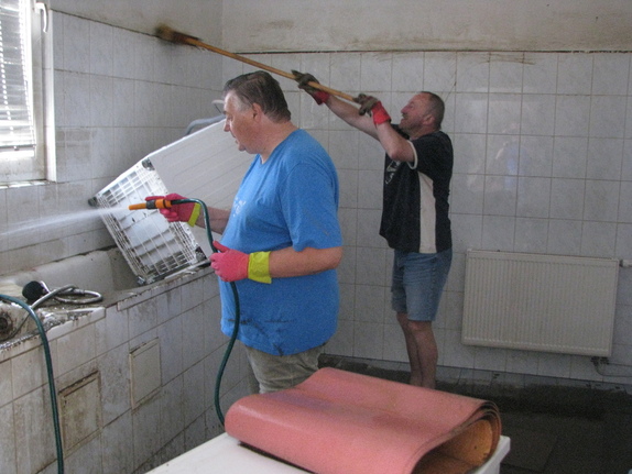 Uklízení po povodních 29