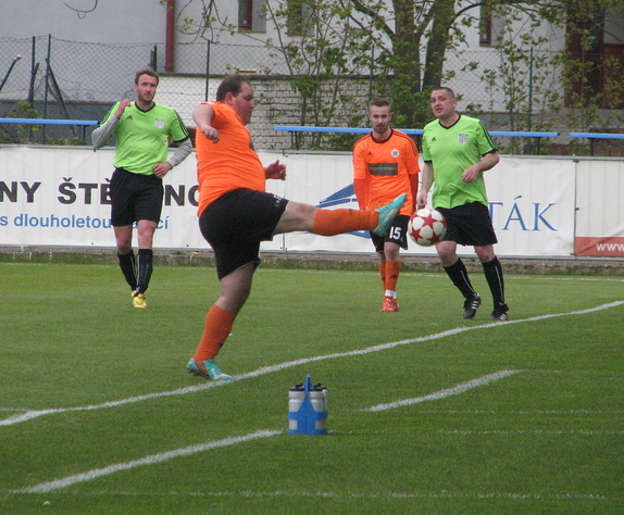 Z utkání SKR – Dušníky (1. 5. 2016) 18