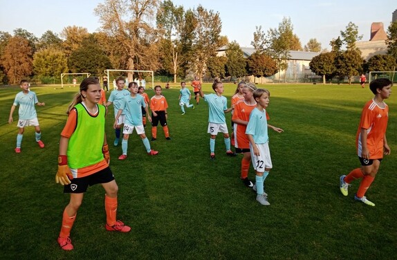 Ml. žákyně v Lovosicích 15